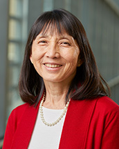 Headshot of Lynn Tanoue
